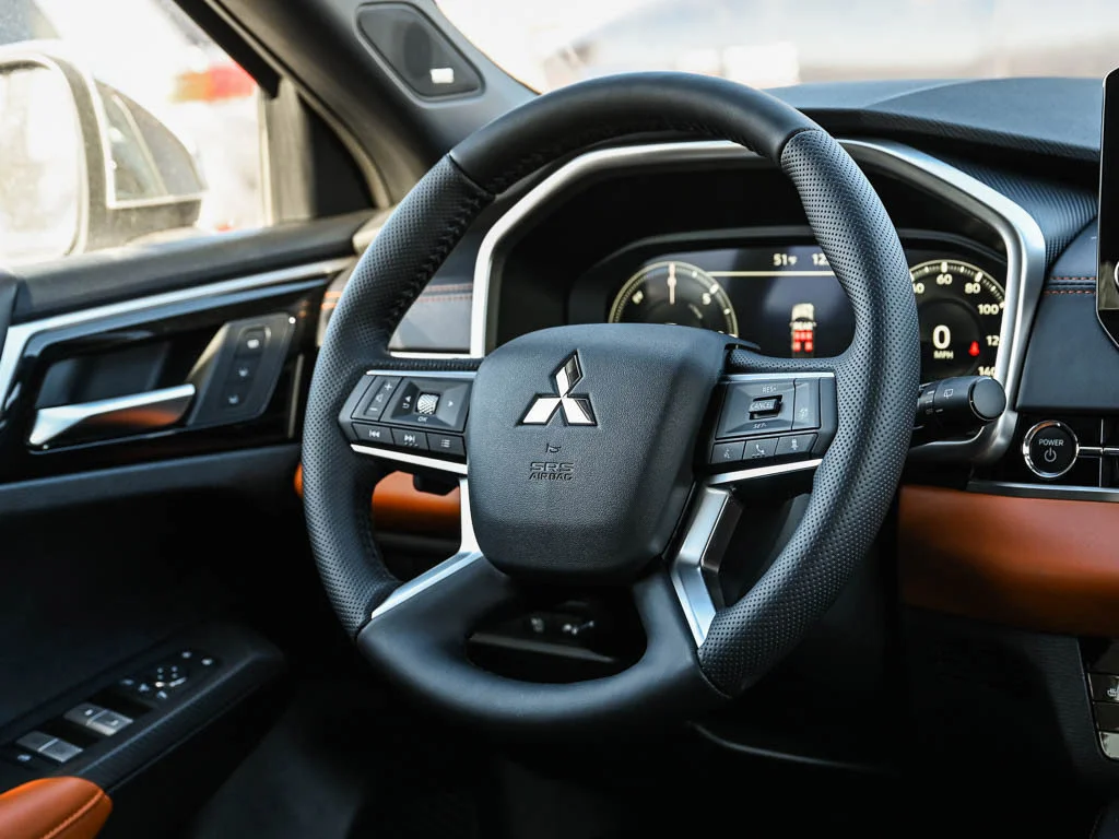 2025 Mitsubishi Outlander Plug-in Hybrid SEL - Photo 15