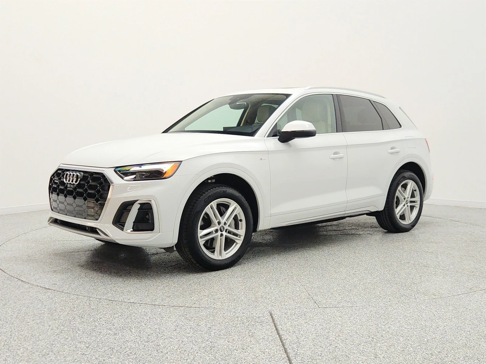 2023 Audi Q5 55 e Premium Plus's photo