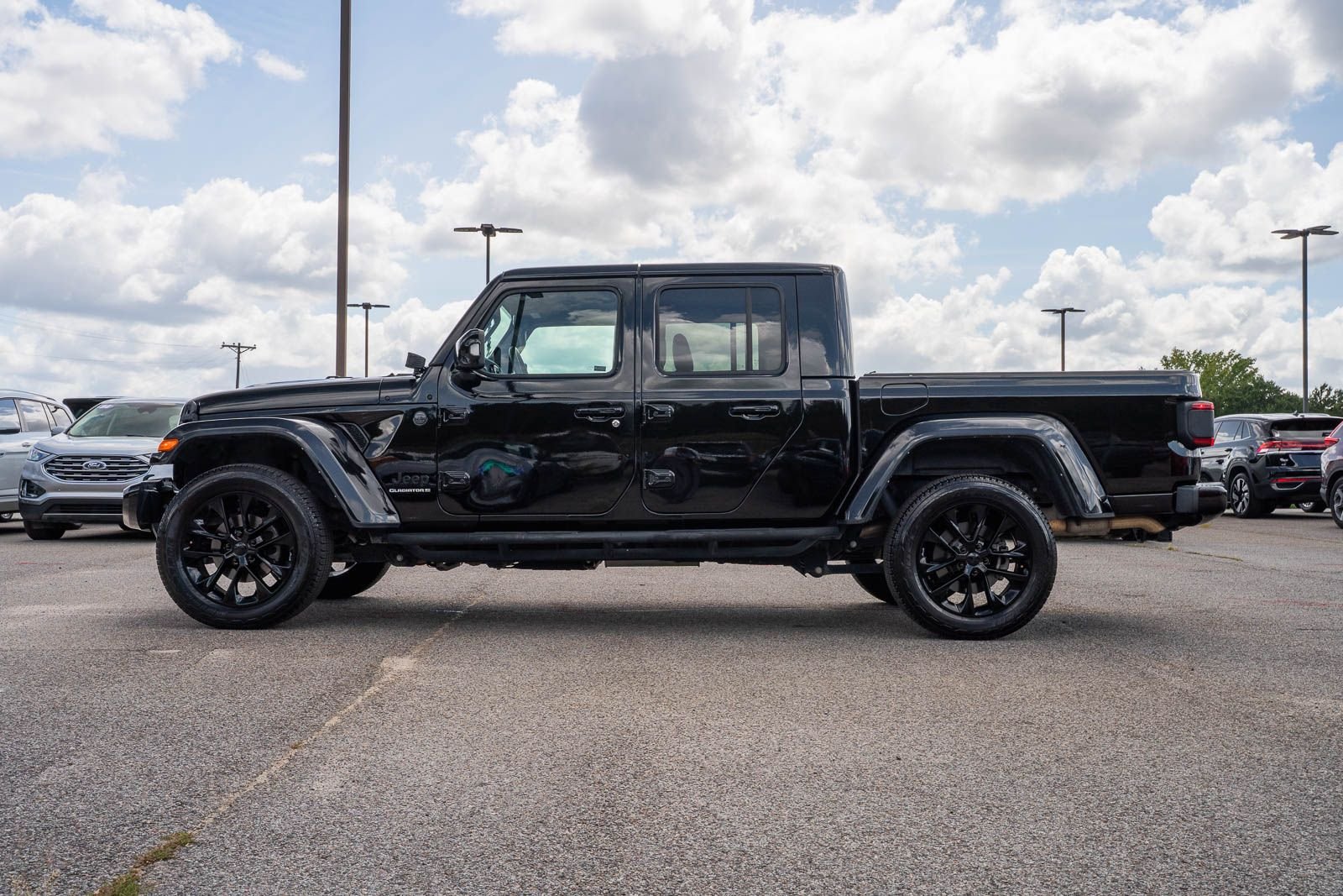 Used 2023 Black Jeep Overland image 4