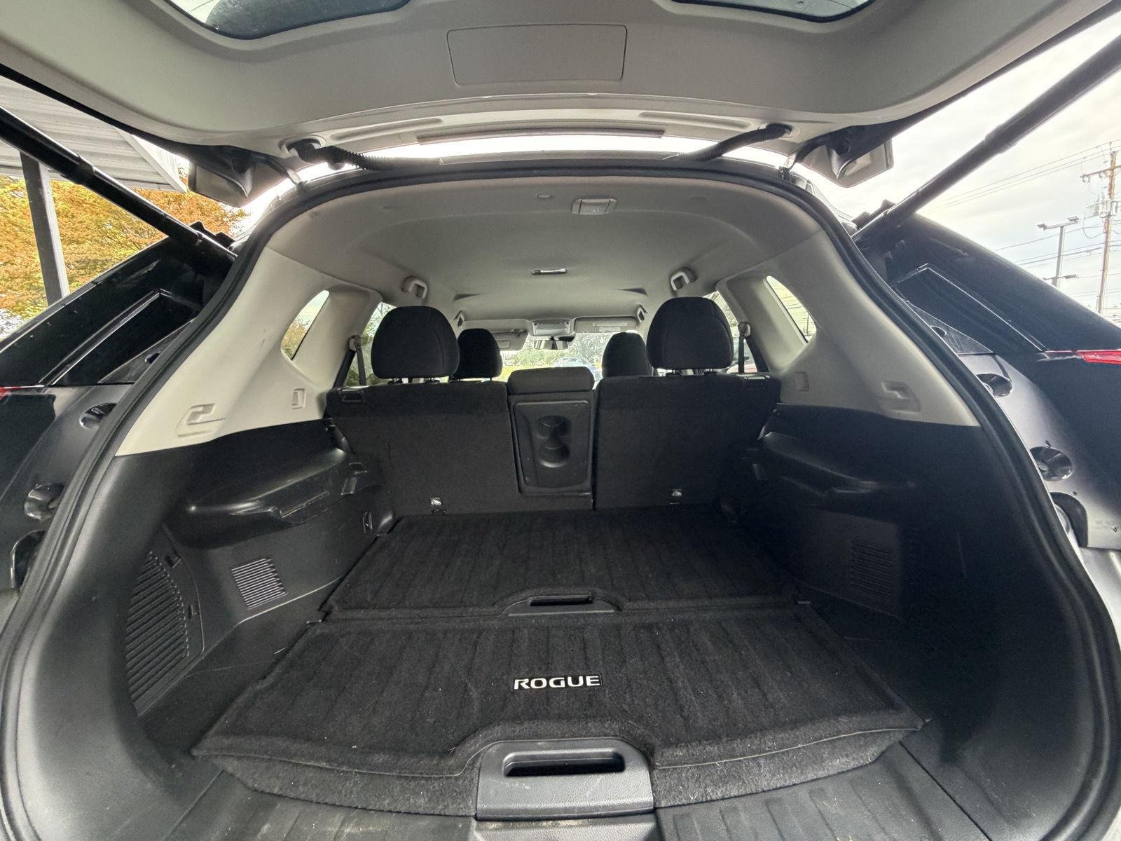 Used 2020 Gun Metallic Nissan SV image 11