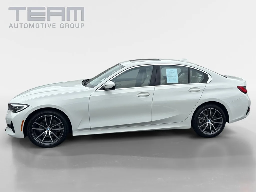 Used 2019 White BMW 330i xDrive image 4