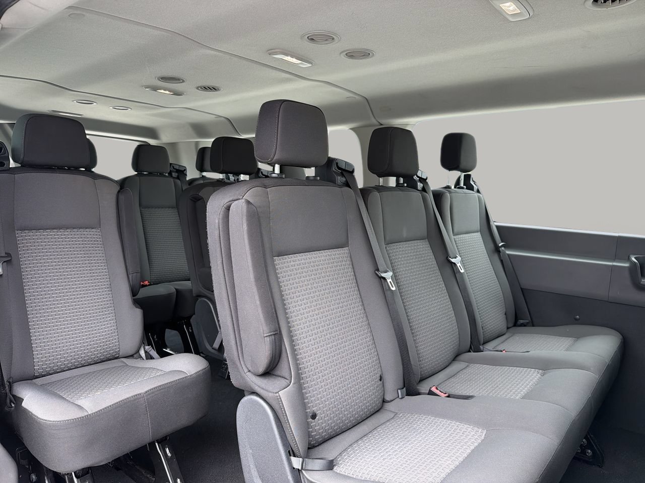 Used 2025 Oxford White Ford XLT image 16