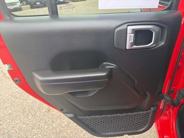 Used 2020 Firecracker Red Clearcoat Jeep Sport S image 15