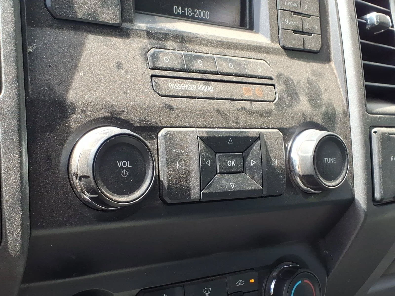 Used 2019 Oxford White Ford XL image 12