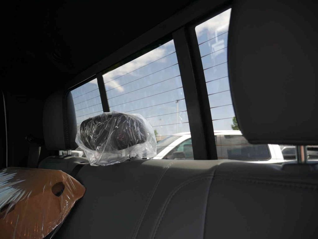 New 2026 Bright White Clear-Coat Exterior Paint RAM TRADESMAN image 15