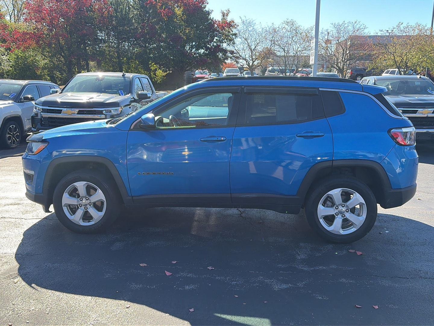 Used 2020 Laser Blue Pearlcoat Jeep Latitude image 4