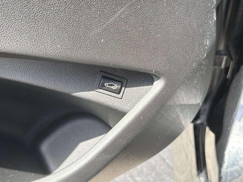 2025 BMW 2 Series 230i - Photo 23
