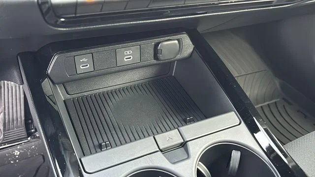 2026 Toyota Prius Plug-in Hybrid SE - Photo 22