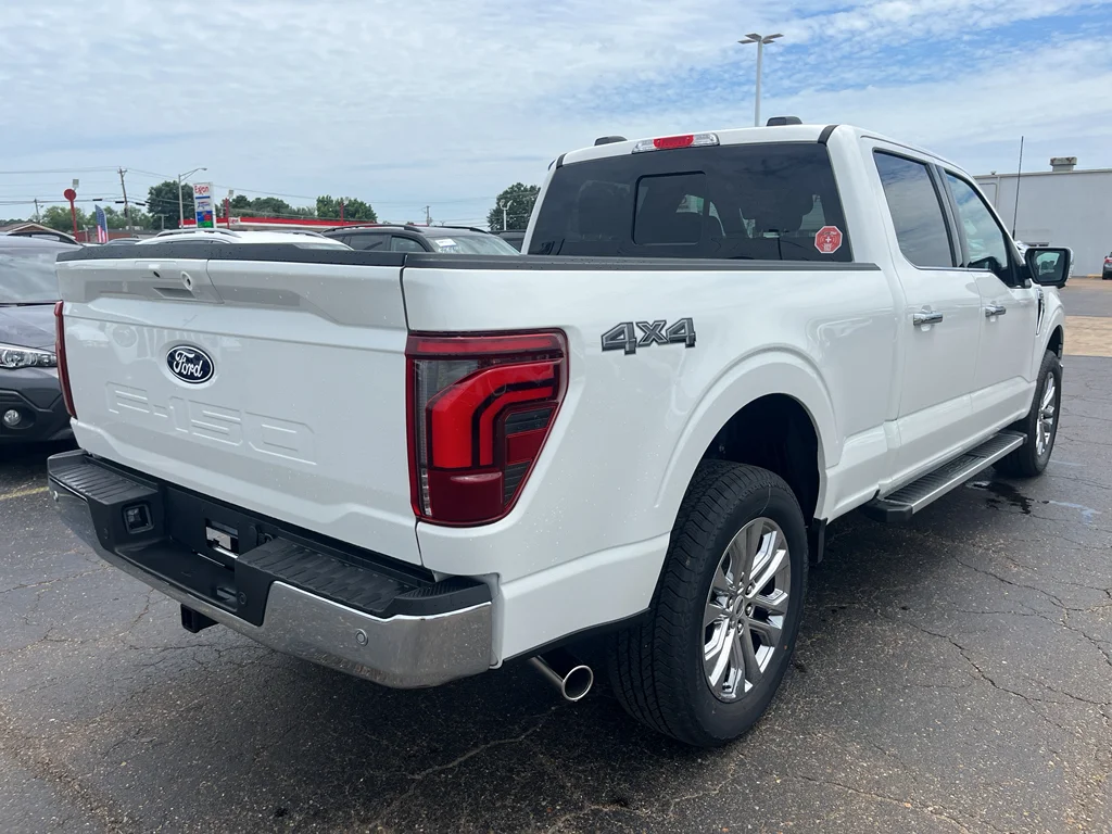 New 2026 Star White Metallic Tri-Coat Ford Lariat® image 5