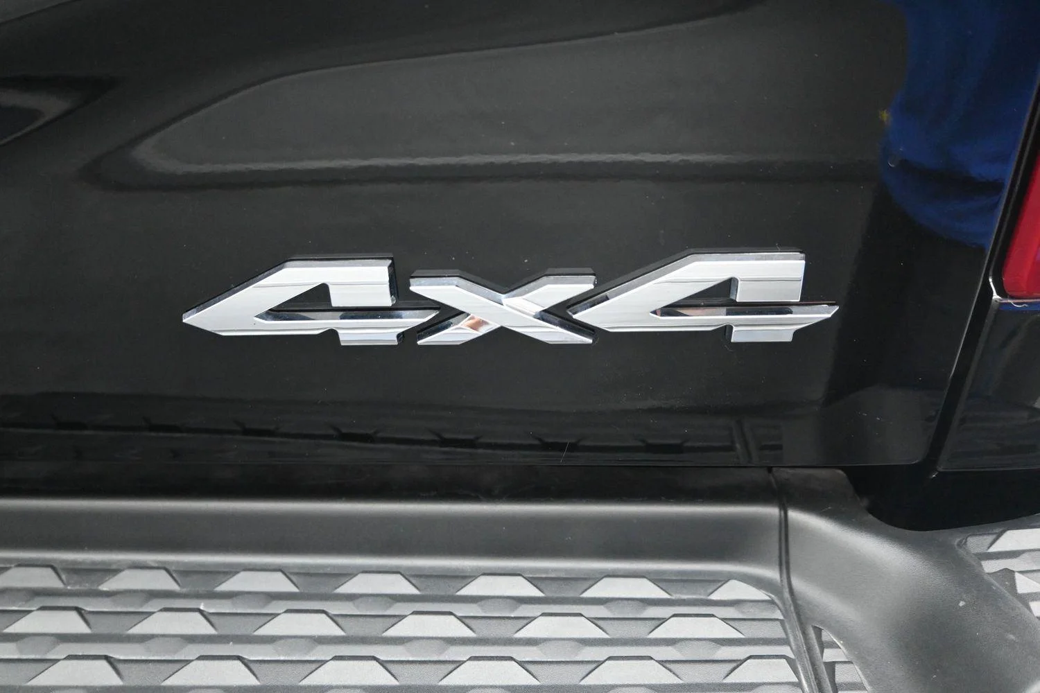 Used 2024 Diamond Black Crystal Pearlcoat Ram Laramie image 16