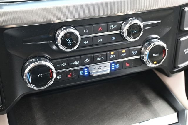 New 2026 Star White Metallic Tri-Coat Ford F-250® Platinum® image 28