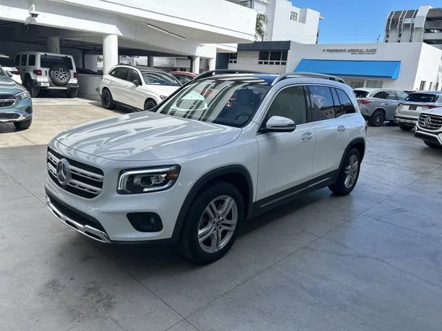 Used 2023 White Mercedes-Benz GLB 250 image 38