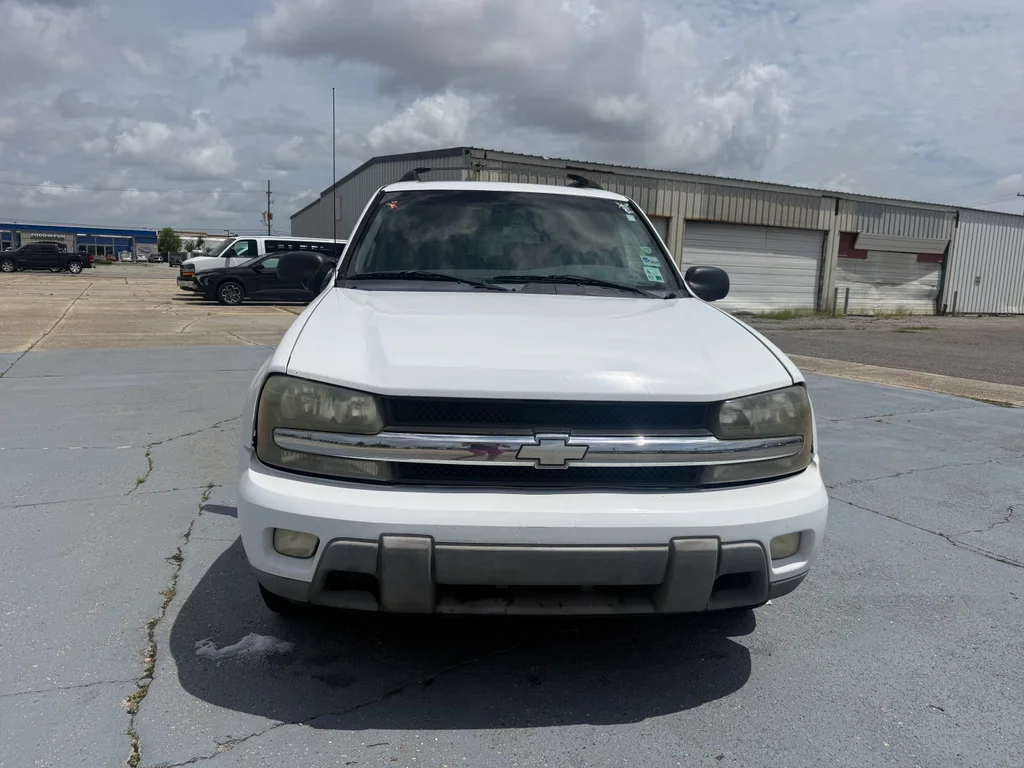 Used 2004 SUMMIT WHITE Chevrolet EXT LS image 6