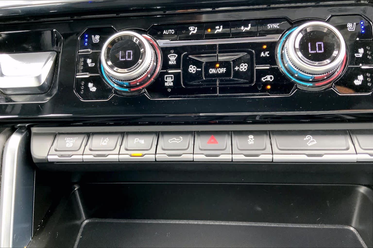 Used 2025 Onyx Black GMC Denali image 34