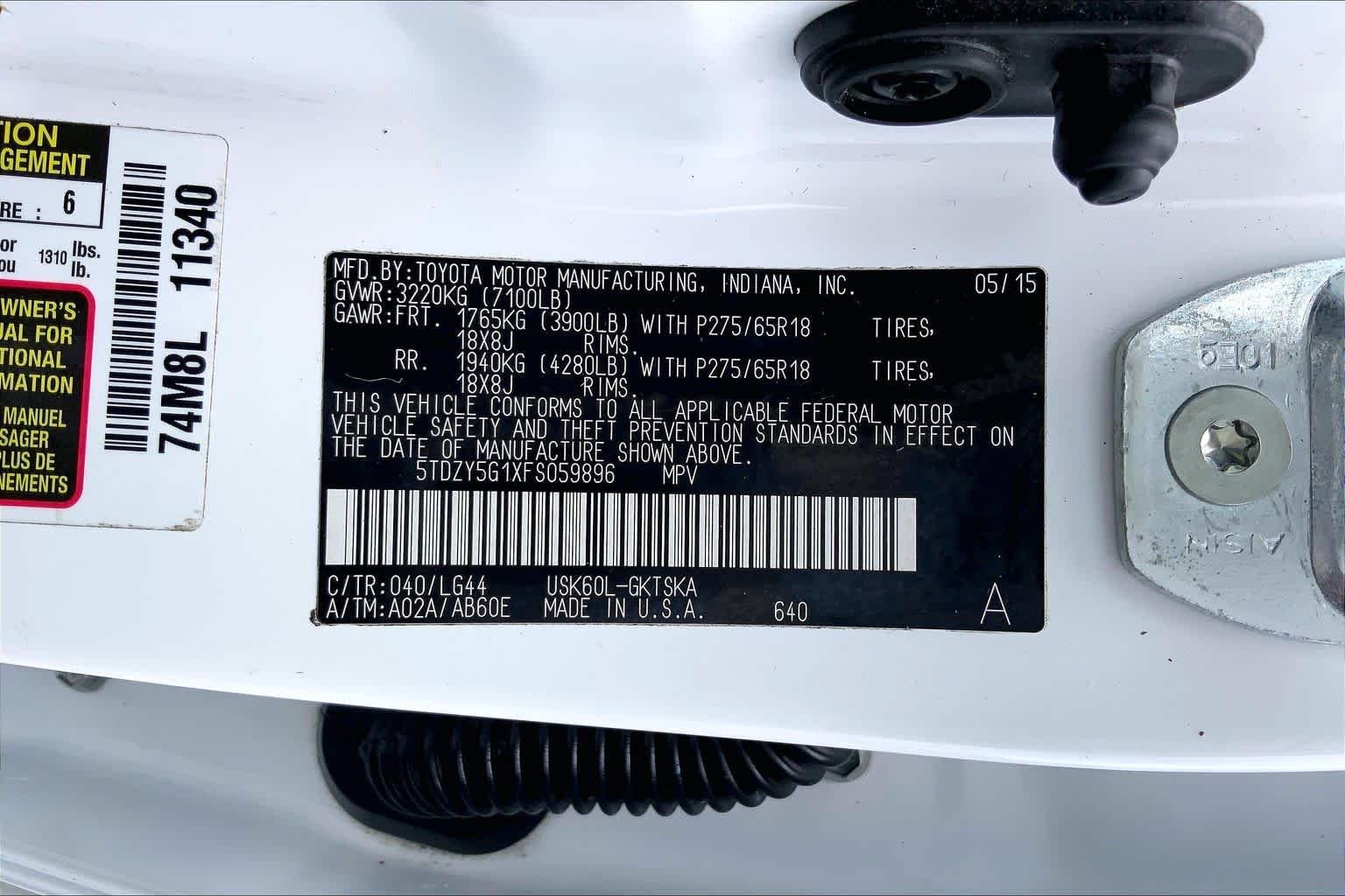 Used 2015 Super White Toyota SR5 image 35