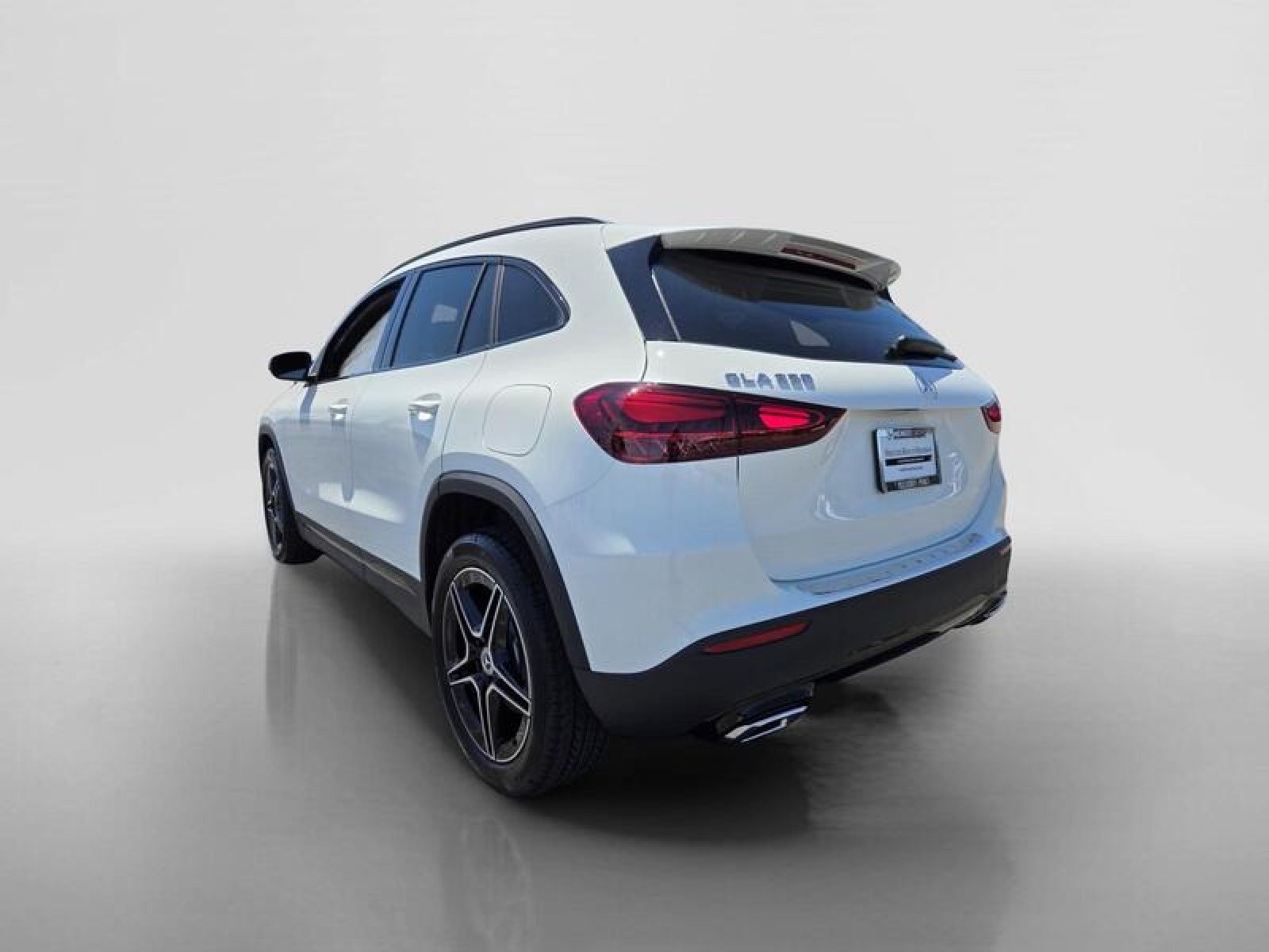 New 2026 Polar White Mercedes-Benz GLA 250 SUV image 3