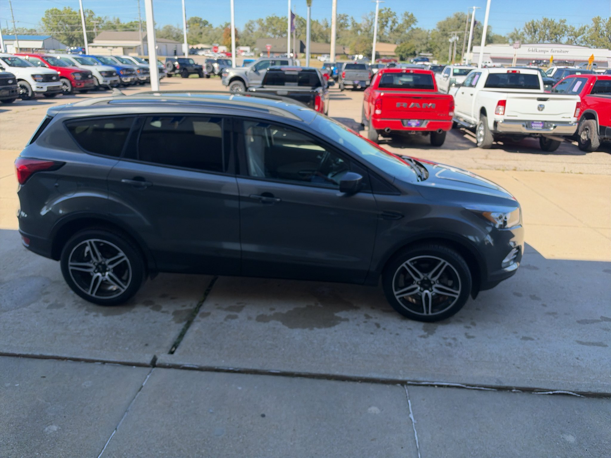 Used 2019 Magnetic Metallic Ford SEL image 5