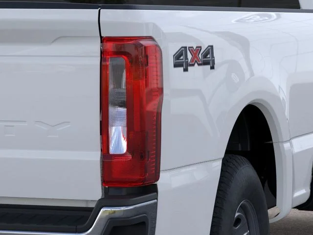 New 2026 Oxford White Ford XL image 21