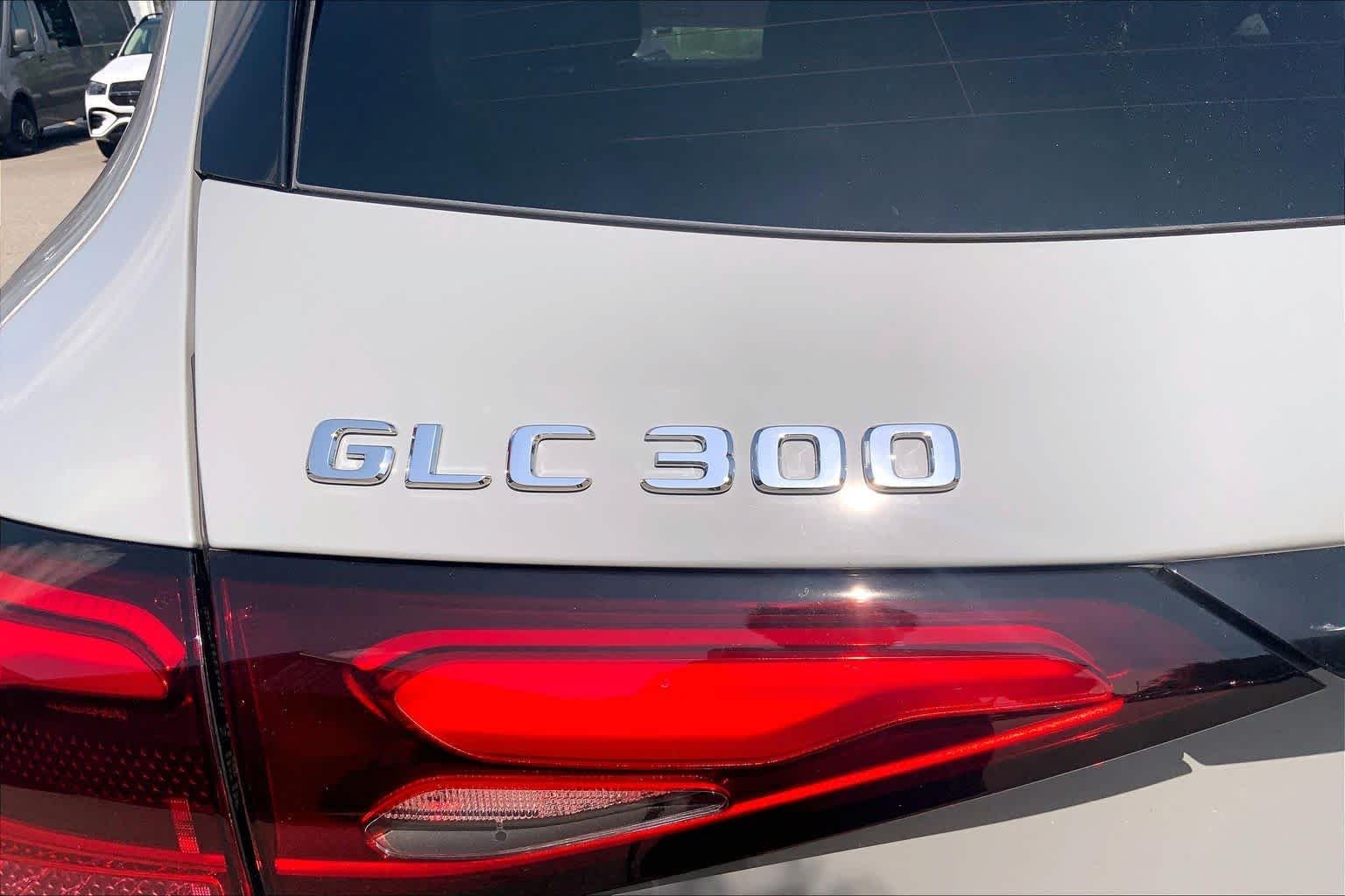 New 2026 MANUFAKTUR Alpine Grey Mercedes-Benz GLC 300 image 7