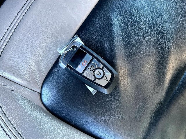 Used 2022  Ford Wildtrak image 11