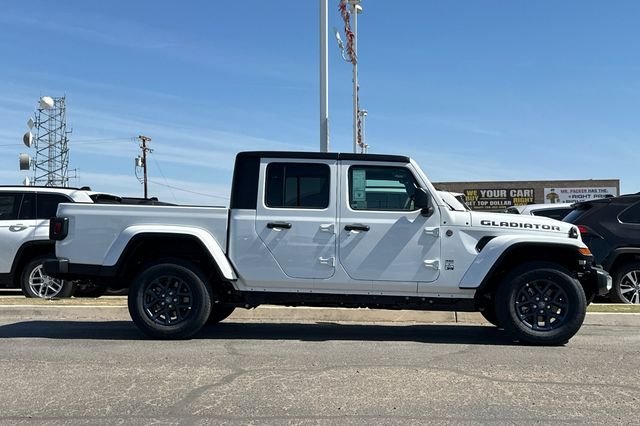 New 2026 Bright White Clear-Coat Exterior Paint Jeep 85th Anniversary Edition image 2