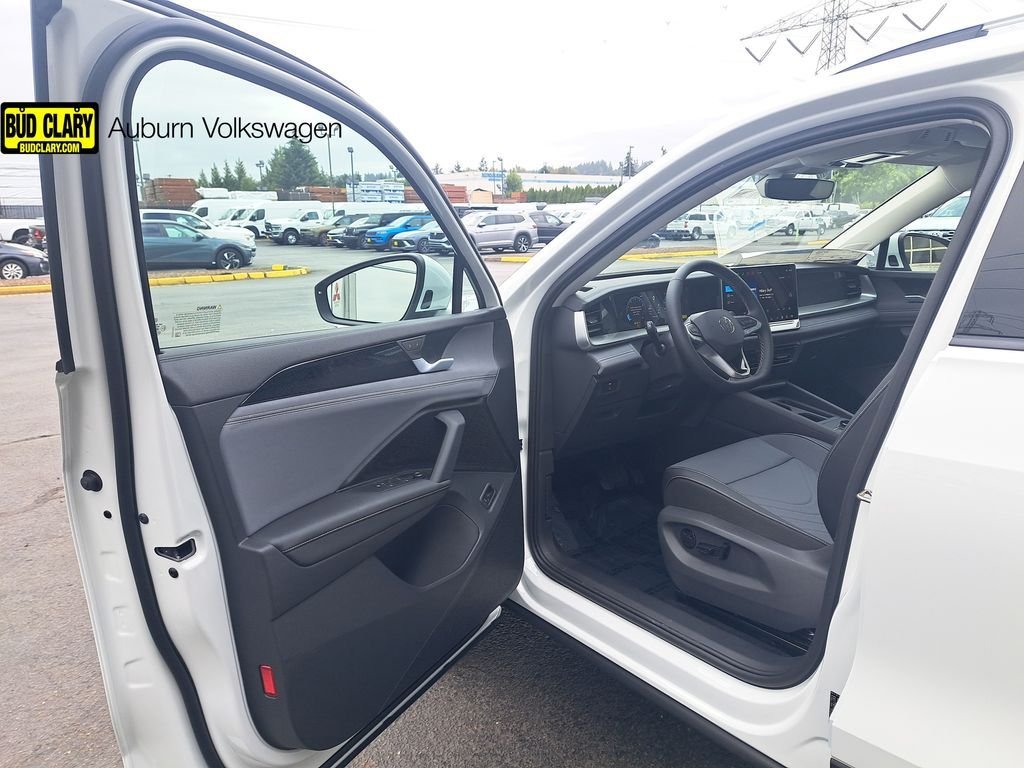 New 2026 White/off-white Volkswagen 2.0T SE image 27