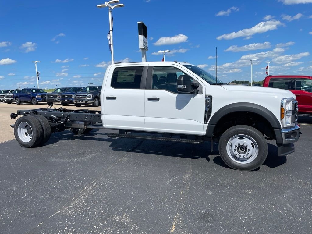 2026 Ford F-550 Super Duty Chassis Cab XL - Photo 2