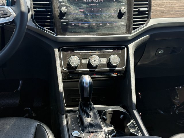Used 2022  Volkswagen 3.6L V6 SE w/Technology image 17