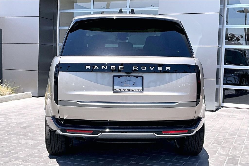 New 2026 BATUMI GOLD Land Rover SE 7 Seats image 4