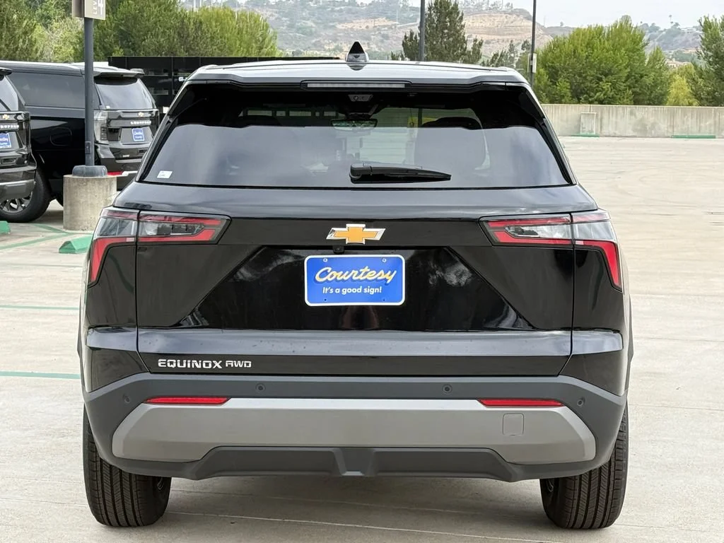 New 2027 Mosaic Black Metallic Chevrolet LT image 7