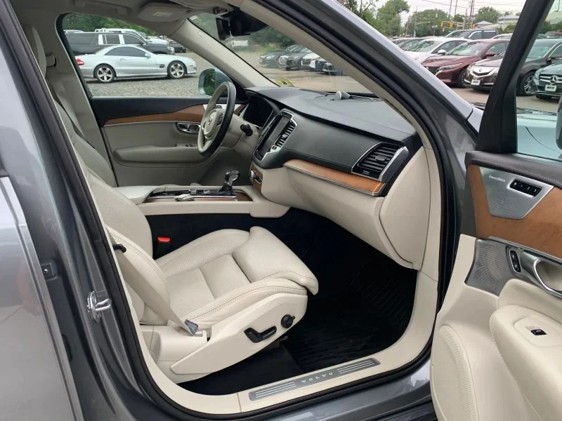 Used 2019 Gray Volvo T6 Inscription Sport Utility 4D image 31