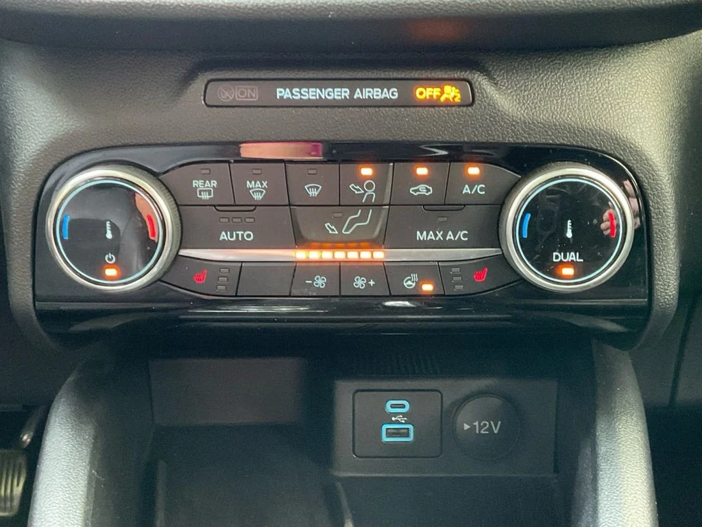 Used 2022 Gray Ford SEL image 25