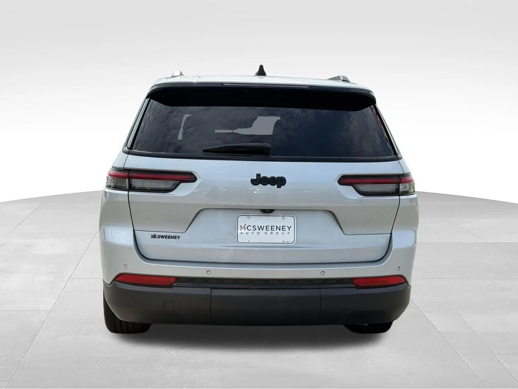 Used 2024 Silver Jeep Altitude X image 28