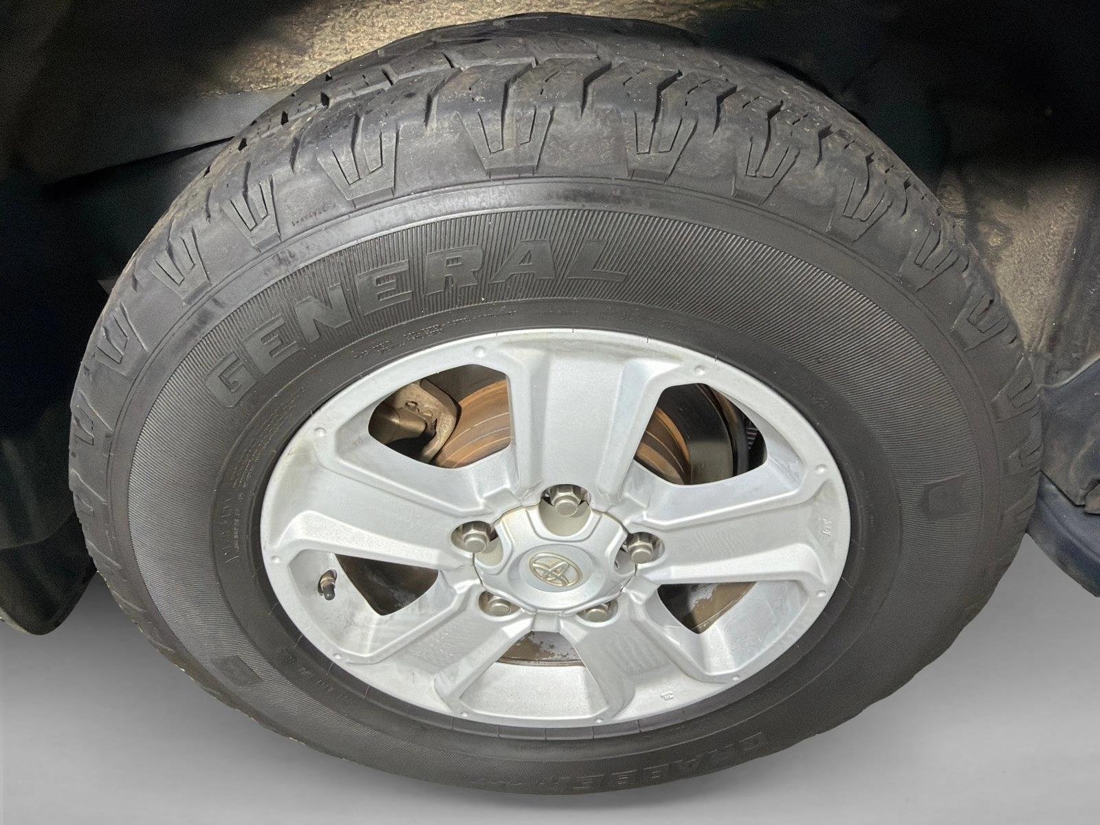Used 2019 Magnetic Gray Metallic Toyota SR5 image 19