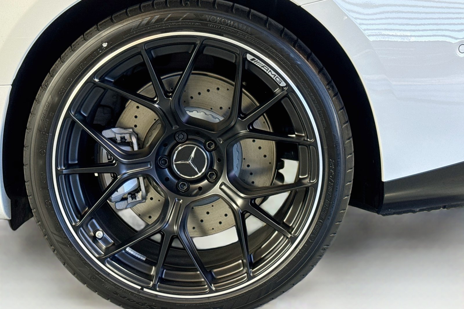 New 2027 MANUFAKTUR Moonlight White Metallic Mercedes-Benz AMG® CLE 53 image 28