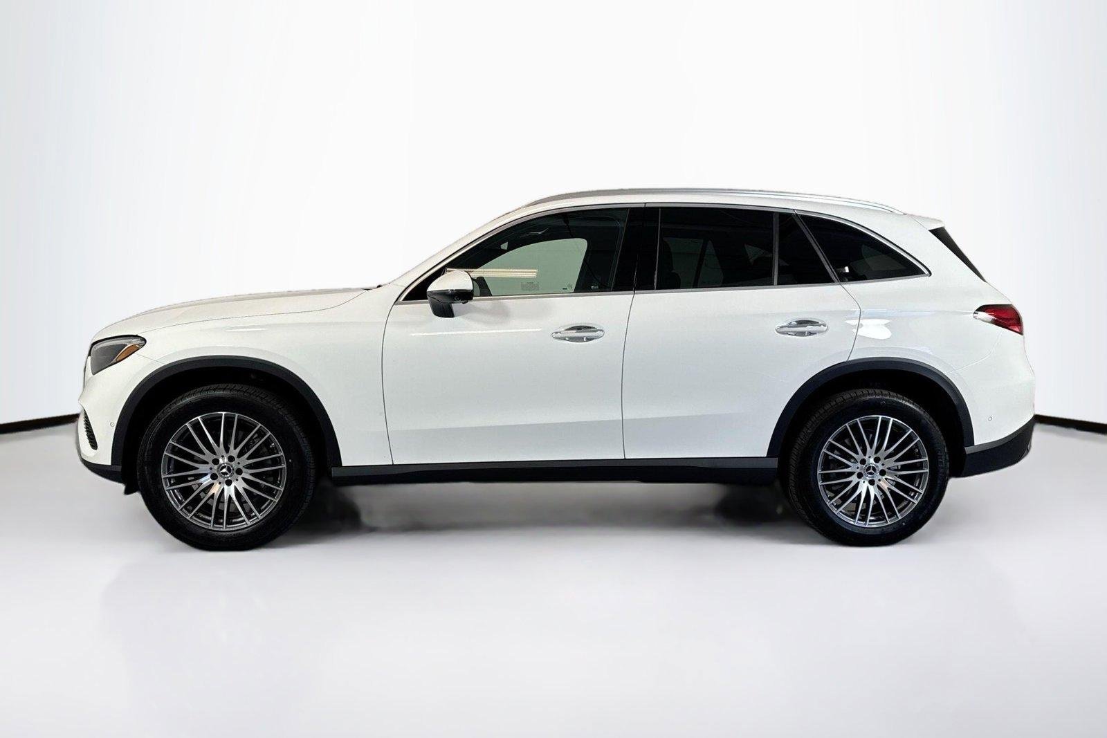 New 2026 Polar White Mercedes-Benz GLC 300 image 8