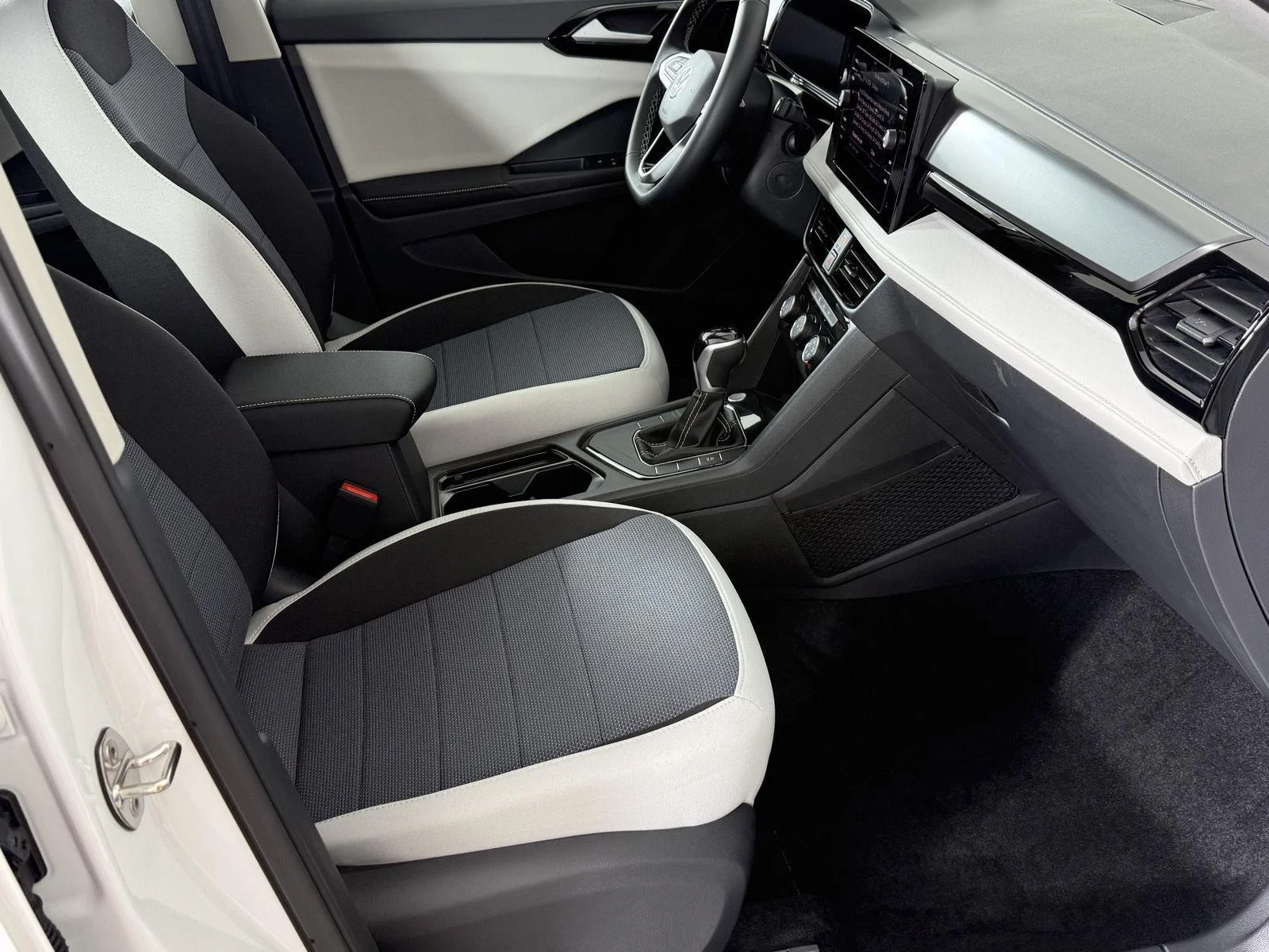 New 2027 Pure White Volkswagen S image 14