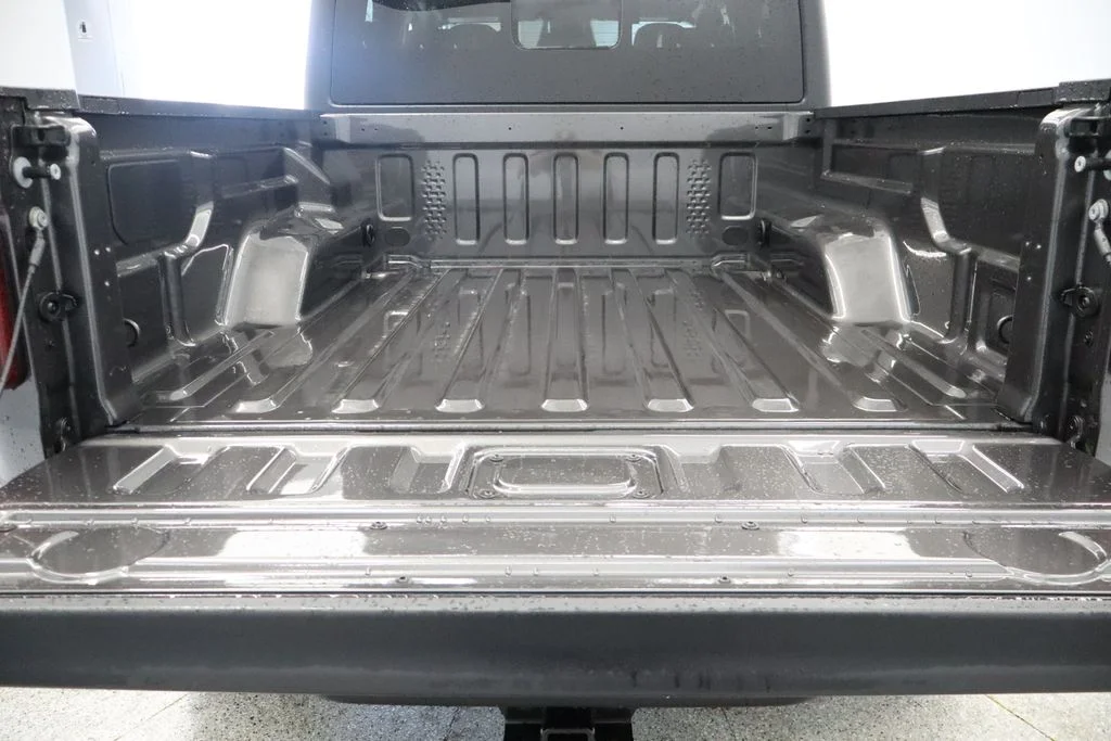 New 2026 Granite Crystal Metallic Clearcoat Jeep Mojave image 21