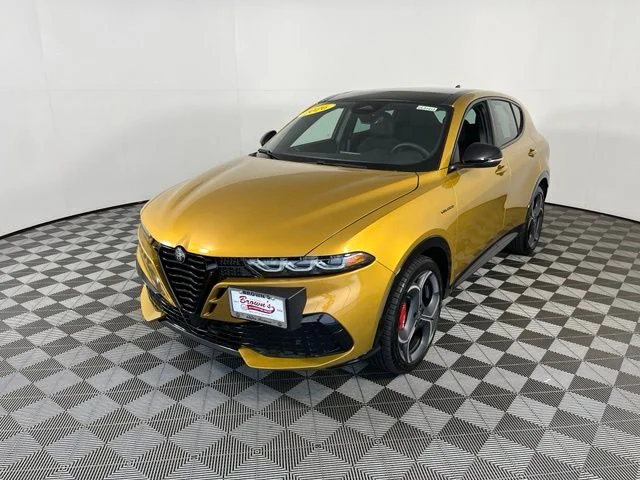 Used 2026 Yellow Alfa Romeo Base image 3