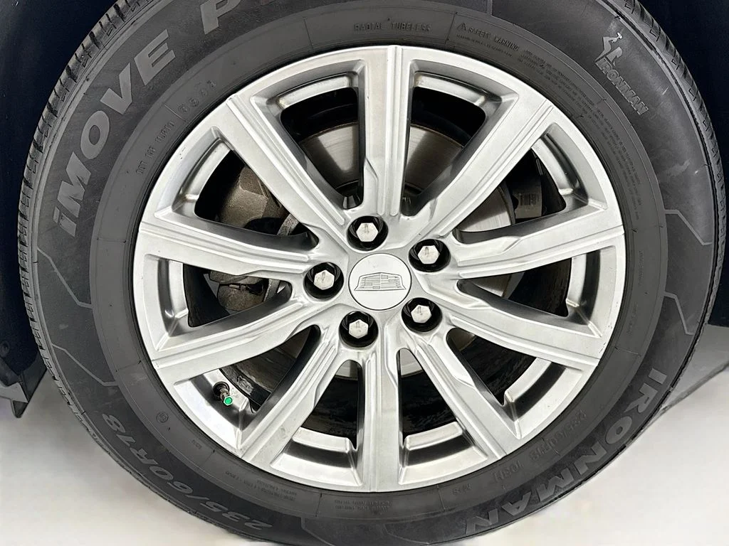 Used 2019 White Cadillac Premium Luxury image 29