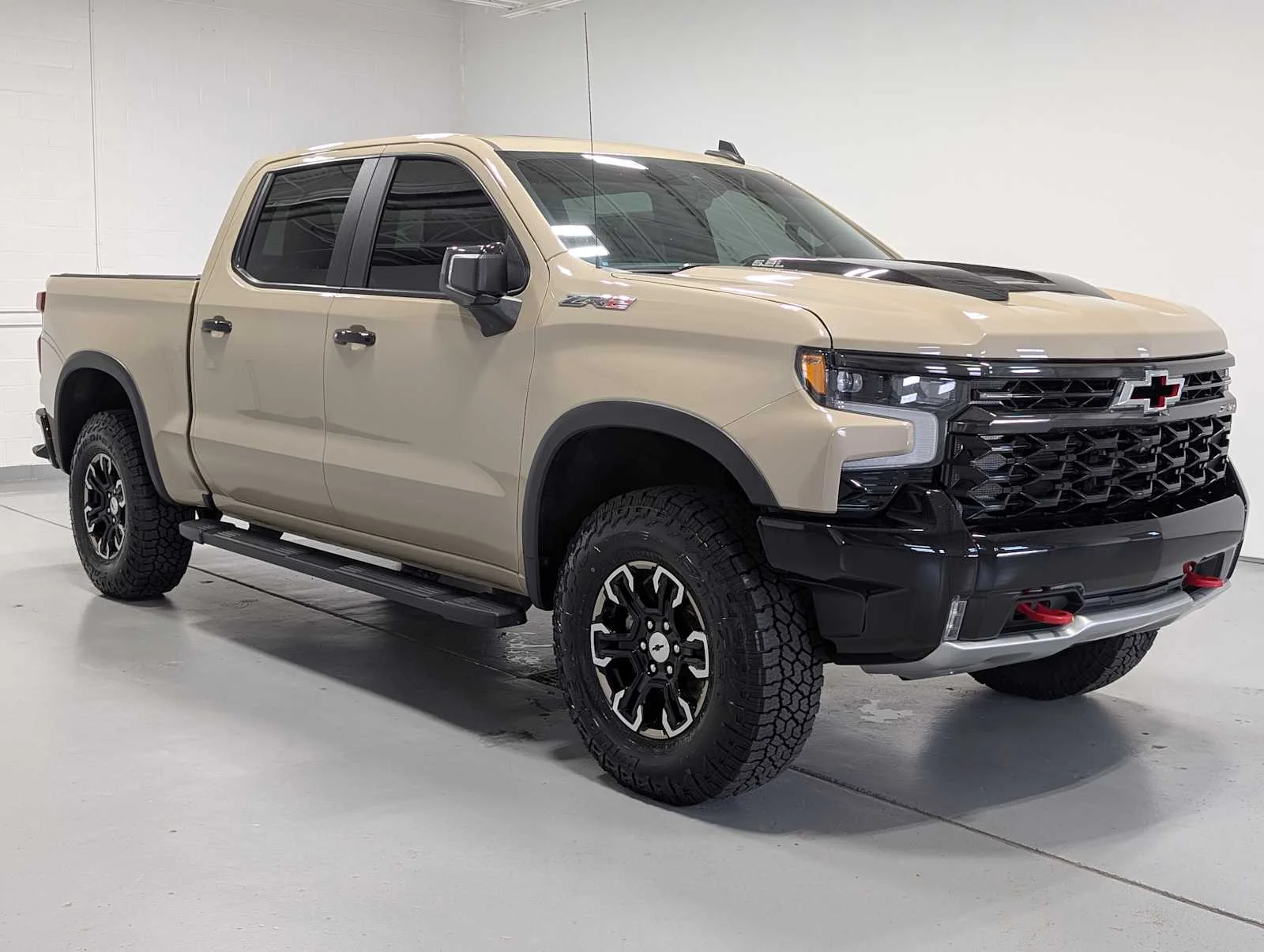 Used 2023 Sand Dune Metallic Chevrolet ZR2 image 5