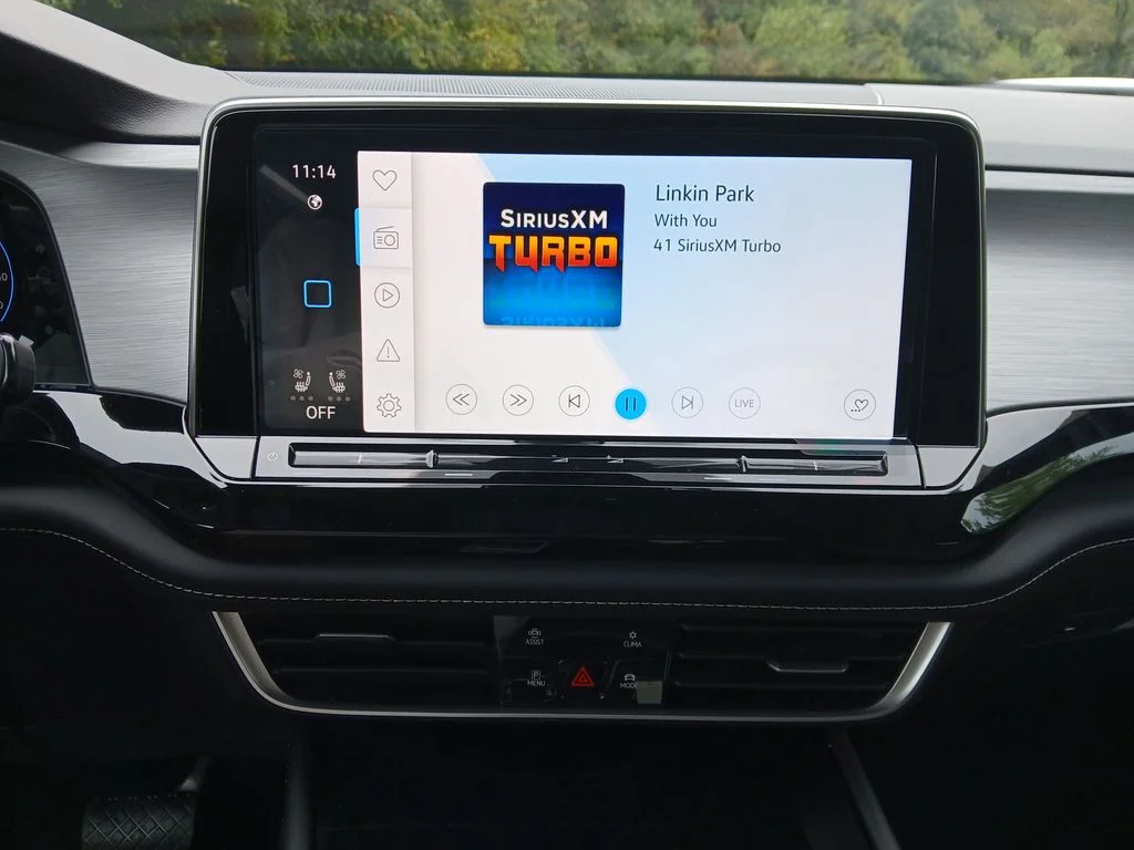 New 2026 Black Volkswagen SE w/Technology image 18