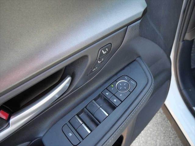 Certified Used 2026 WIND CHILL PEARL Toyota  image 20