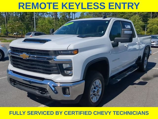 Used 2025 White Chevrolet LT image 12