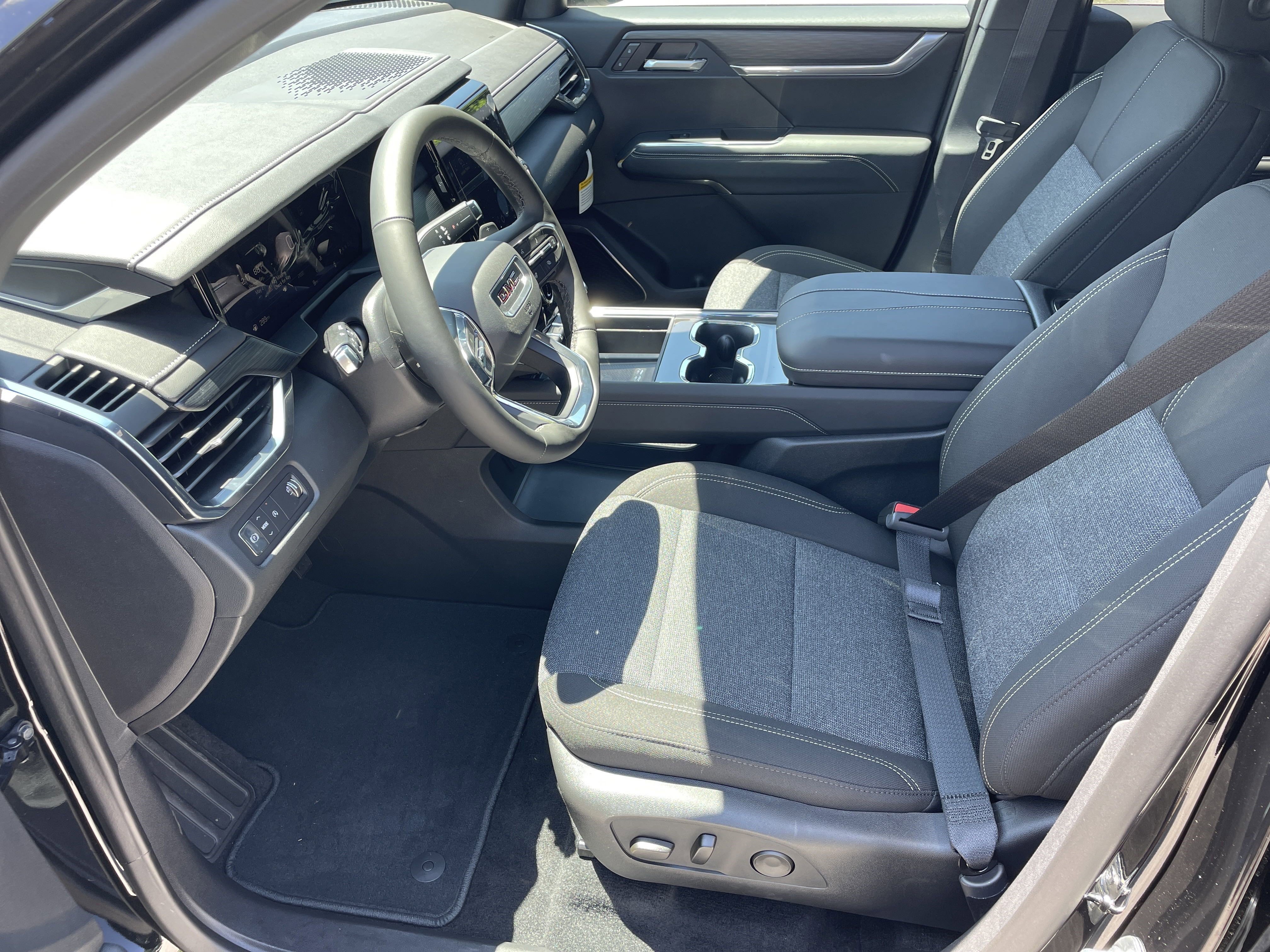 2025 GMC Acadia Elevation - Photo 13