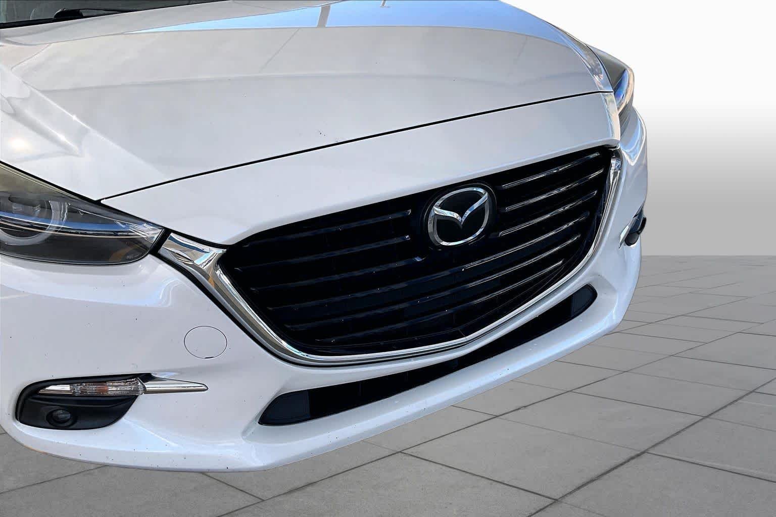 Used 2017 Snowflake White Pearl Mica Mazda Grand Touring image 30