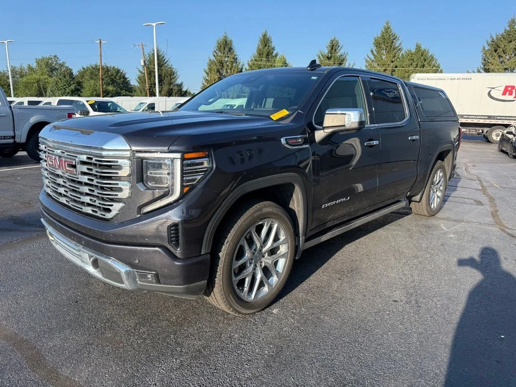 Used 2023 Silver GMC Denali image 10