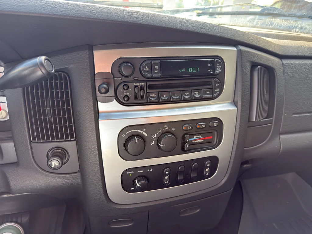 Used 2004 Black Clearcoat Dodge SLT image 16