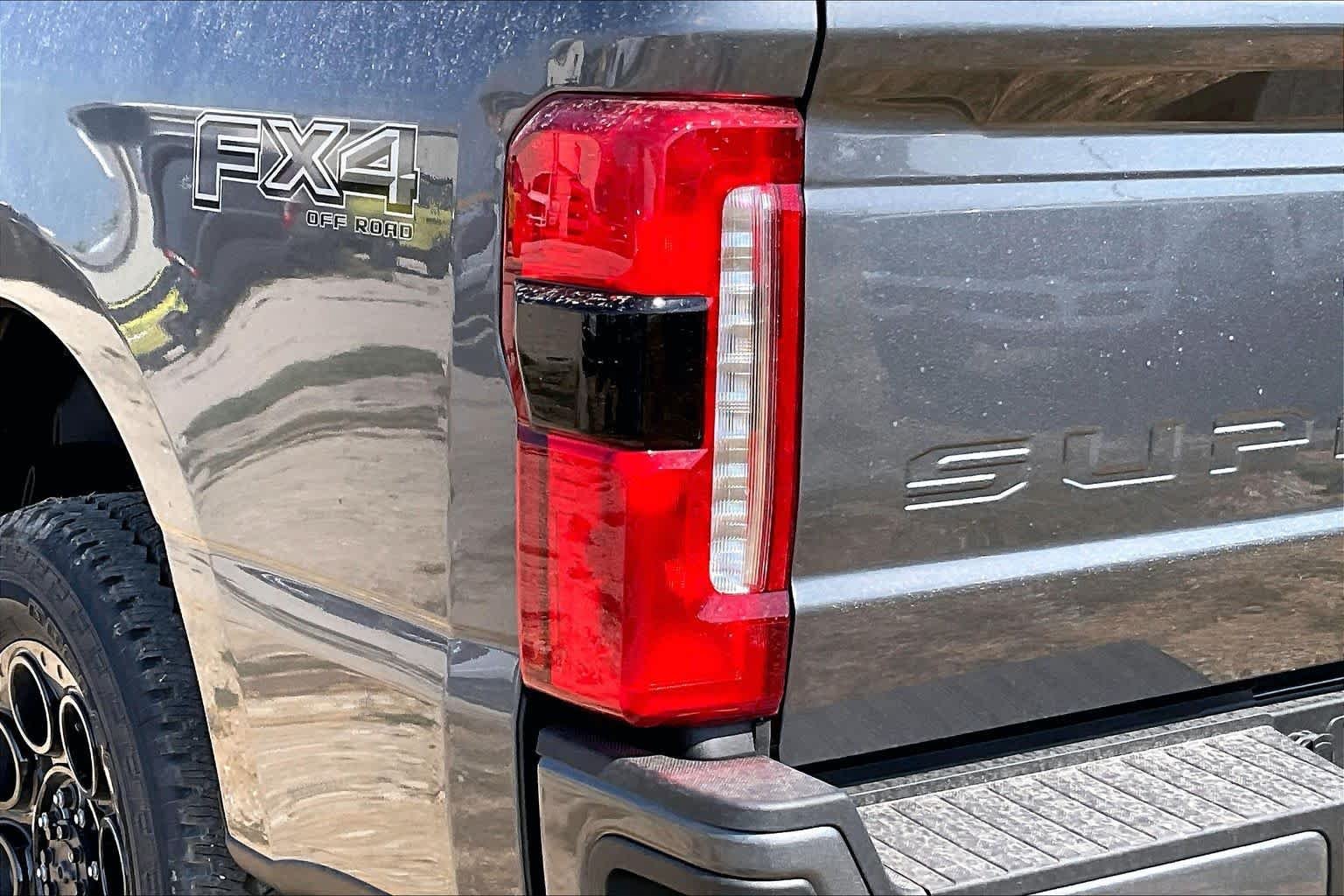 New 2027 Carbonized Gray Metallic Ford F-250® Lariat® image 10