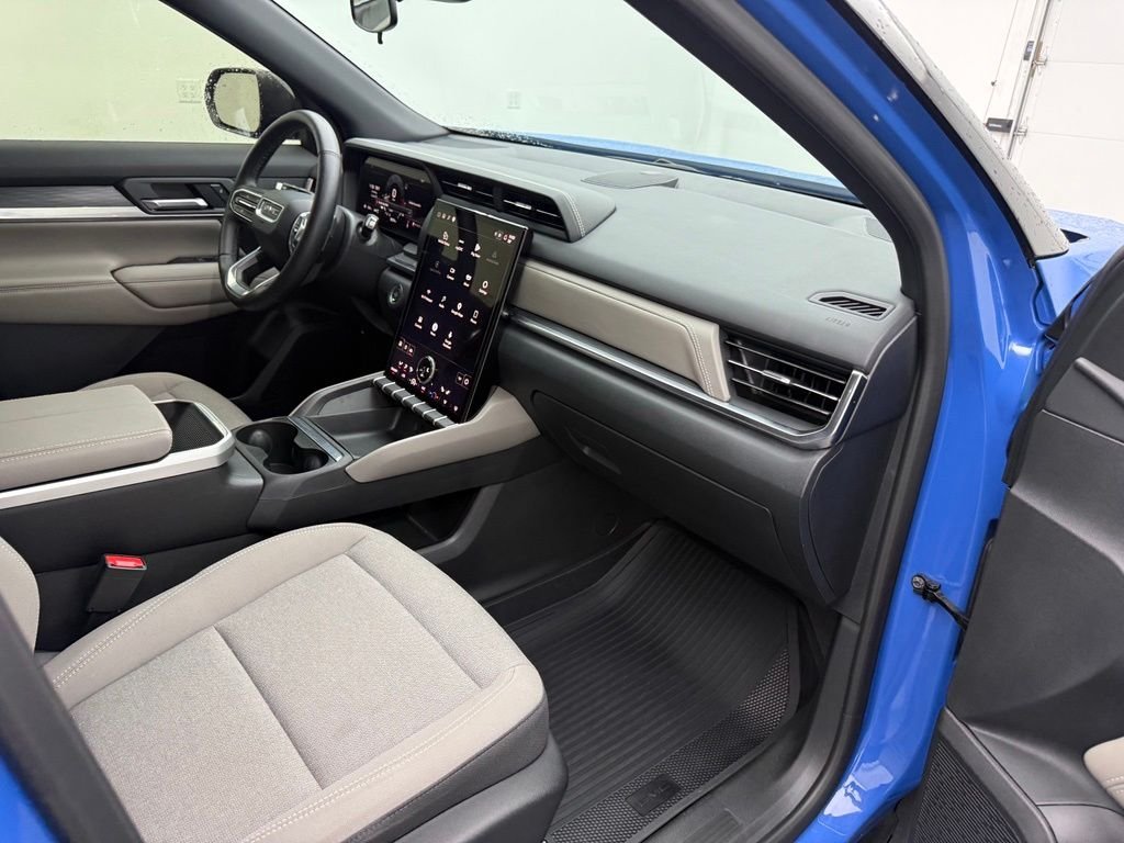 Used 2025 Metallic GMC Elevation image 30